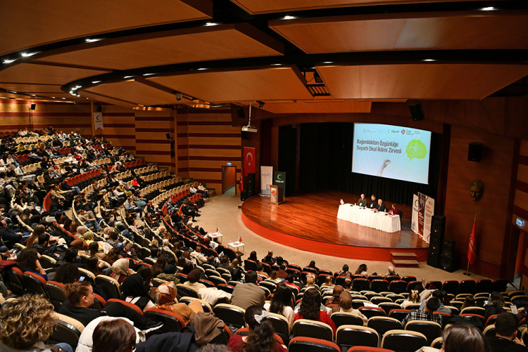 "Bağımlılıktan Özgürlüğe Duyarlı Okul İklimi Zirvesi"